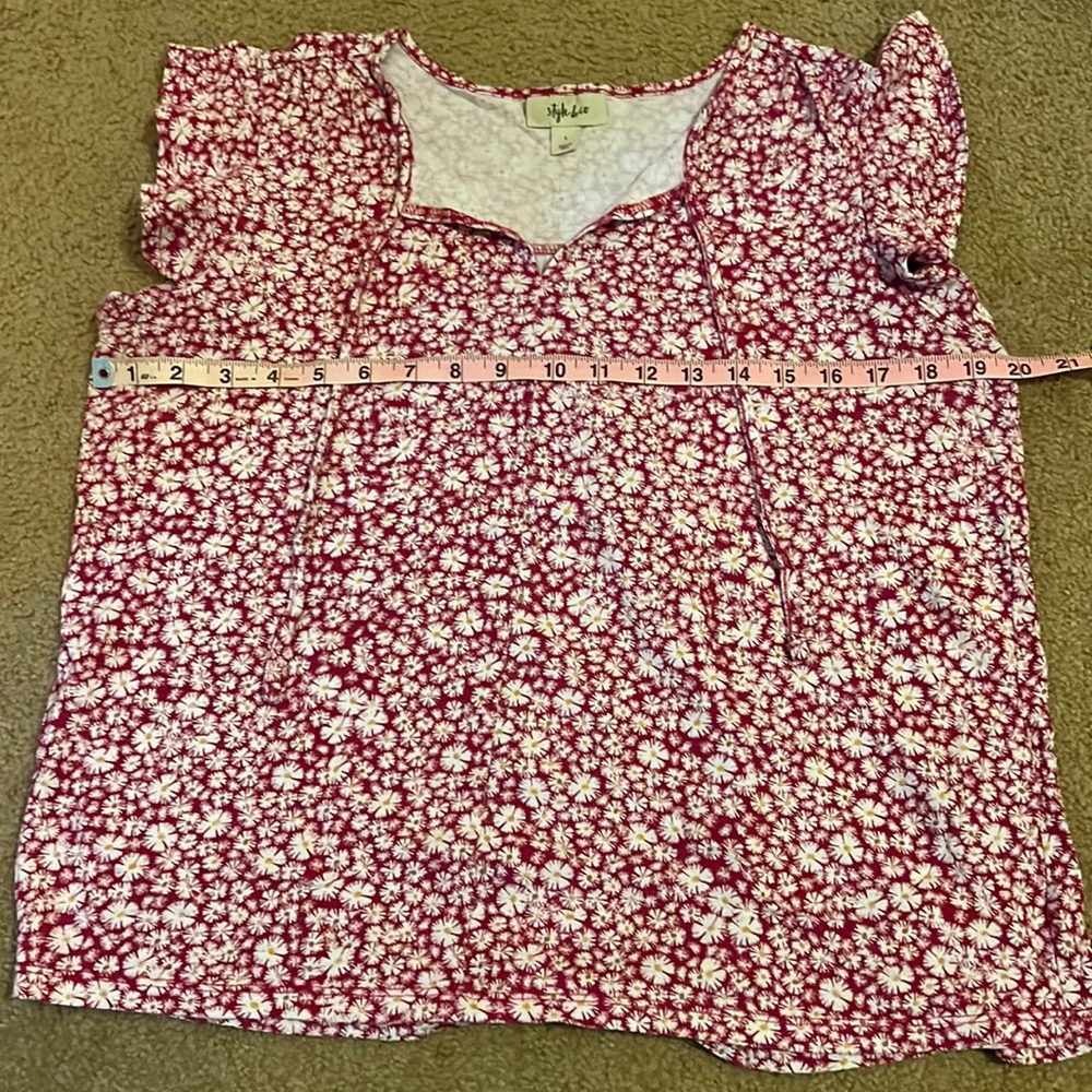 Style & Co Pink Floral Blouse with a Butterfly Cap Sleeve - Large